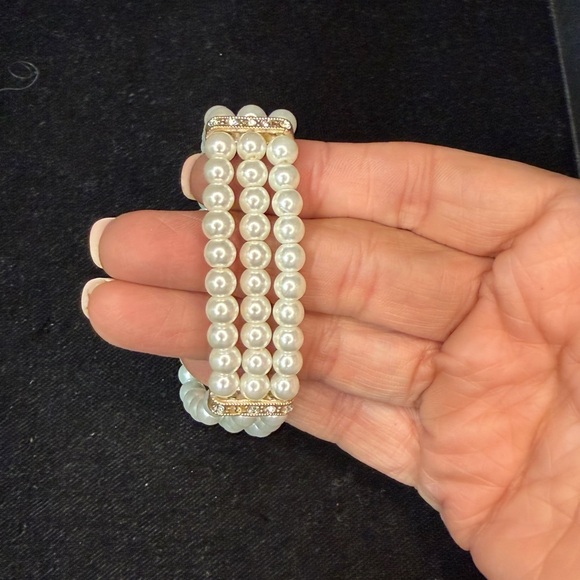Source Unknown Jewelry - Source Unknown Triple Pearl Bracelet with Gold Details